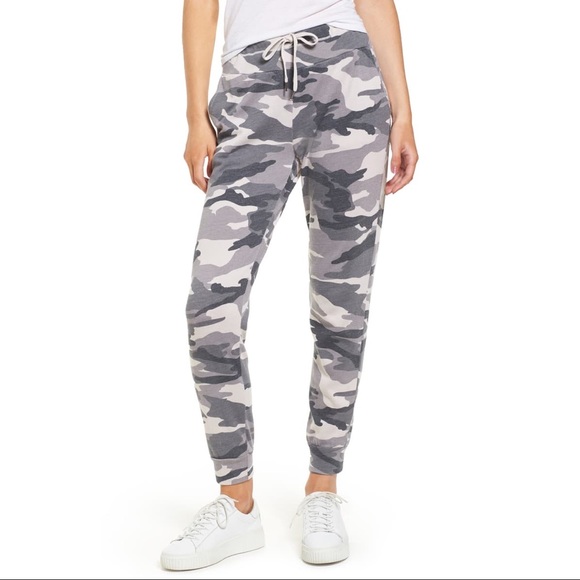 Splendid Pants - Splendid Camo Printed Jogger Sweatpants Gray